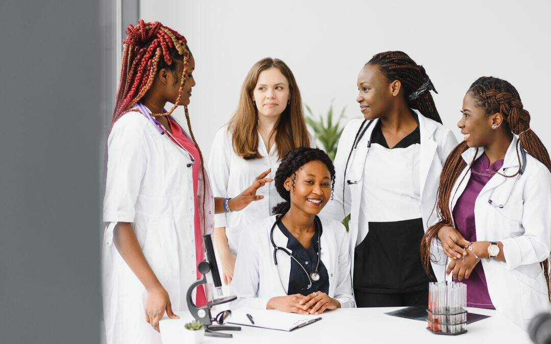 Mulheres na saúde: pioneiras transformam o cenário de liderança e inspiram novas gerações